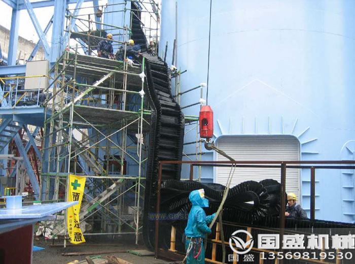 輕型大傾角皮帶輸送機 輕型大傾角皮帶輸送機